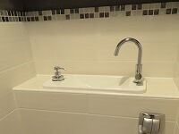 Lave-mains compact sur WC suspendu Geberit WiCi Next - Monsieur et Madame C (44) - 1 sur 2
